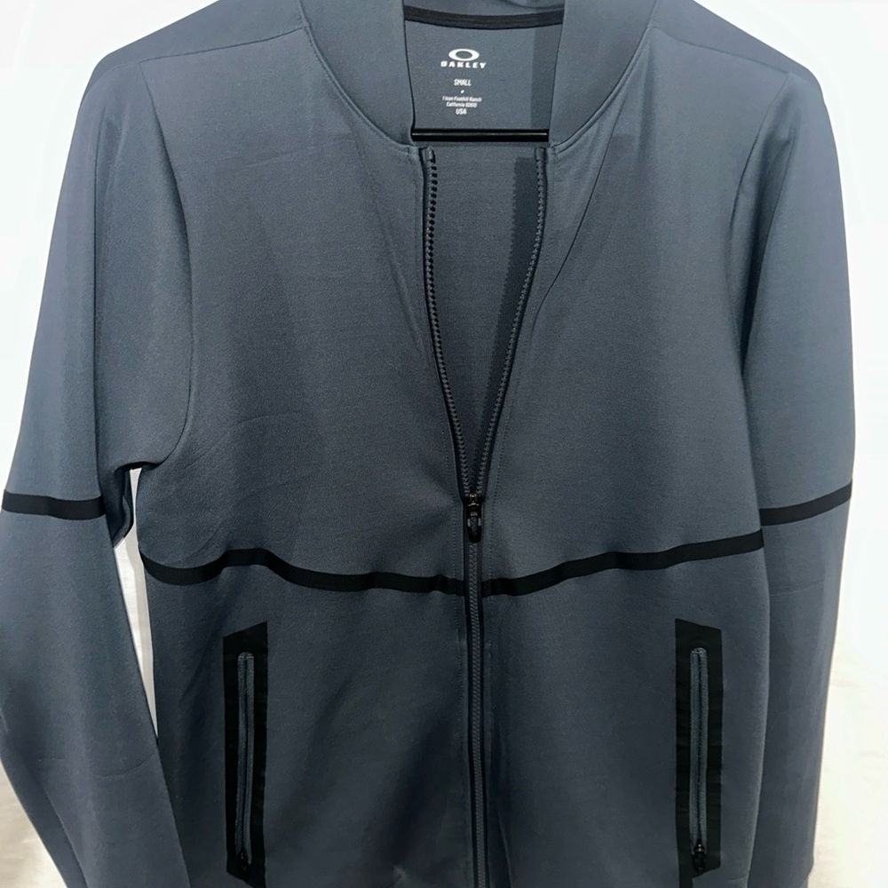 Oakley Men's Dark Gray Lightweight Jacket